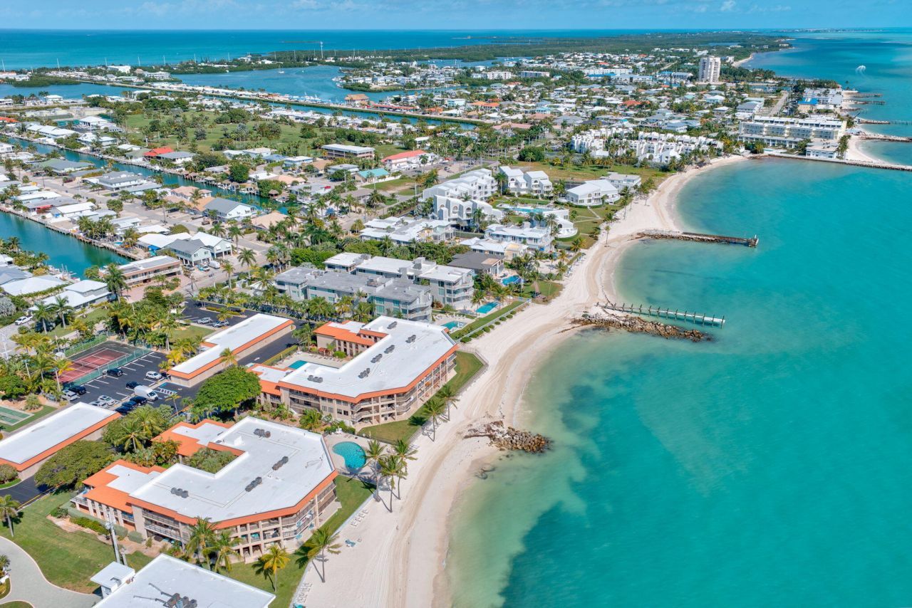 1001 W Ocean Drive, Unit 1-204, Key Colony, FL 33051 Photo