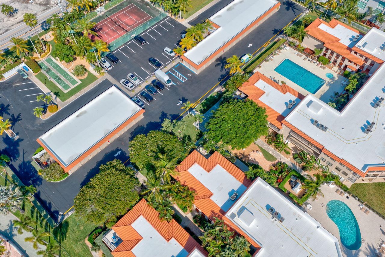 1001 W Ocean Drive, Unit 1-204, Key Colony, FL 33051 Photo