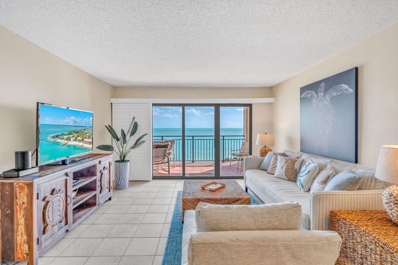 1001 W Ocean Drive, Unit 1-204, Key Colony, FL 33051 Photo