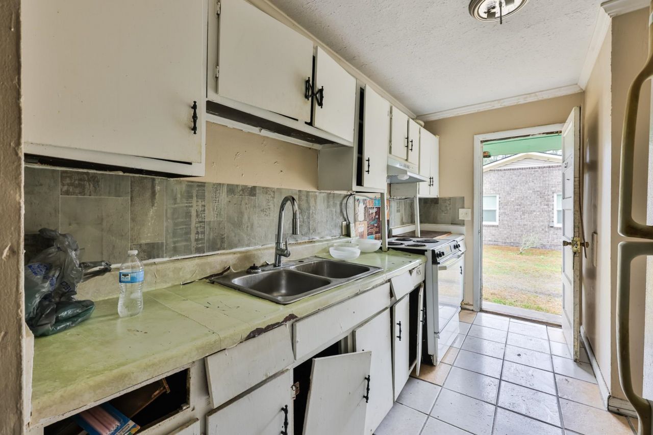 611 Dekalb St. Photo 10