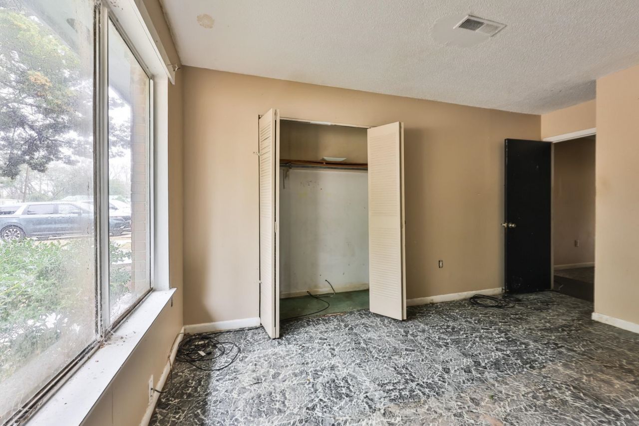 611 Dekalb St. Photo 13