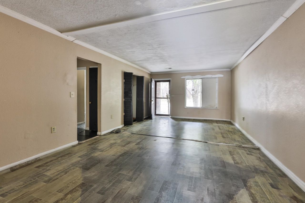 611 Dekalb St. Photo 4