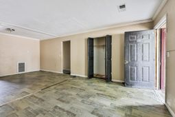 611 Dekalb St. photo 4