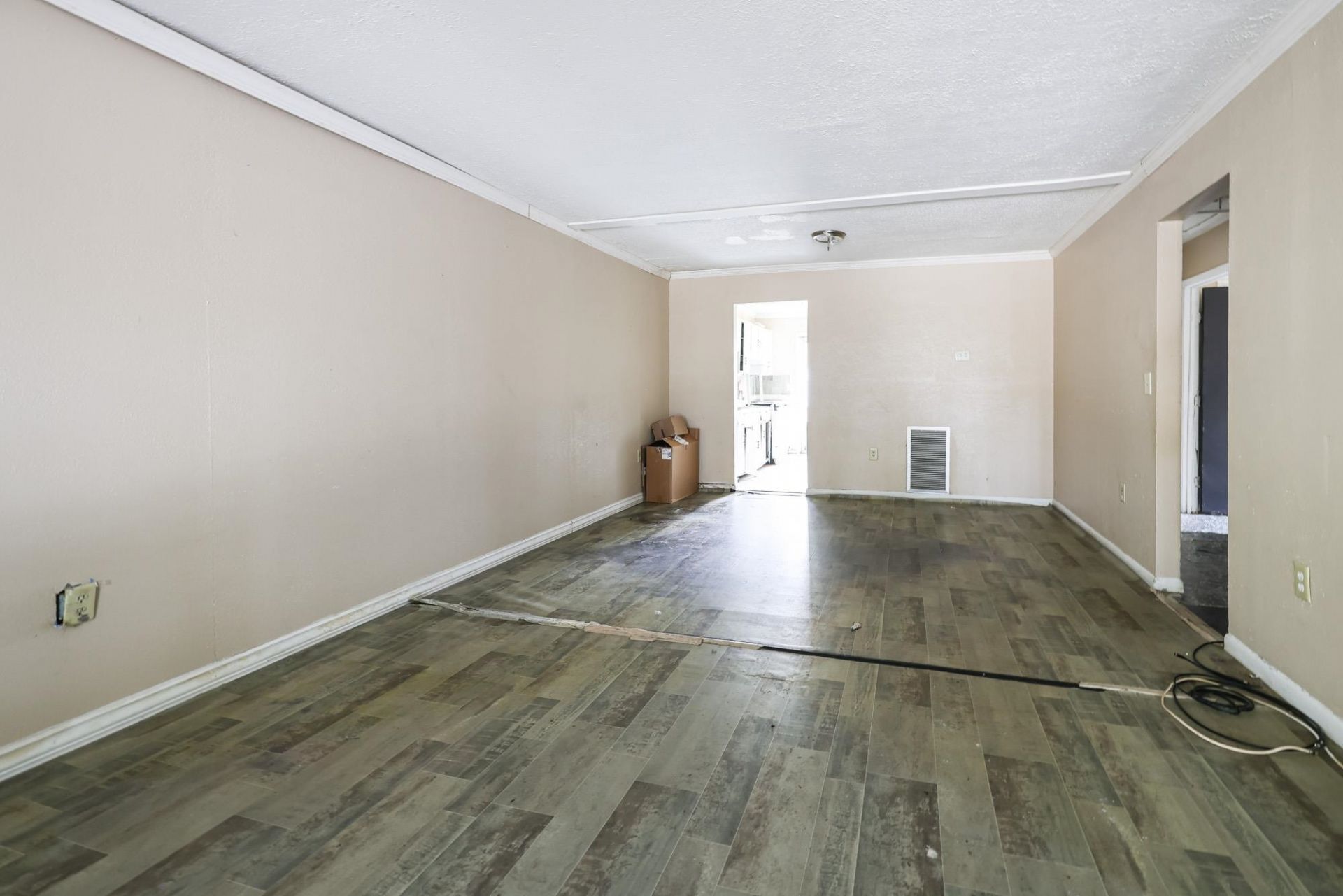 611 Dekalb St. Photo 6