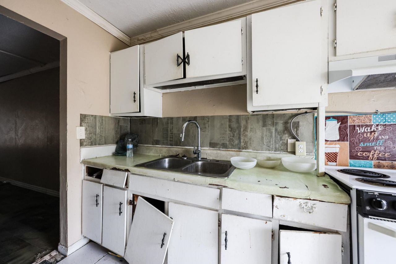 611 Dekalb St. Photo 8