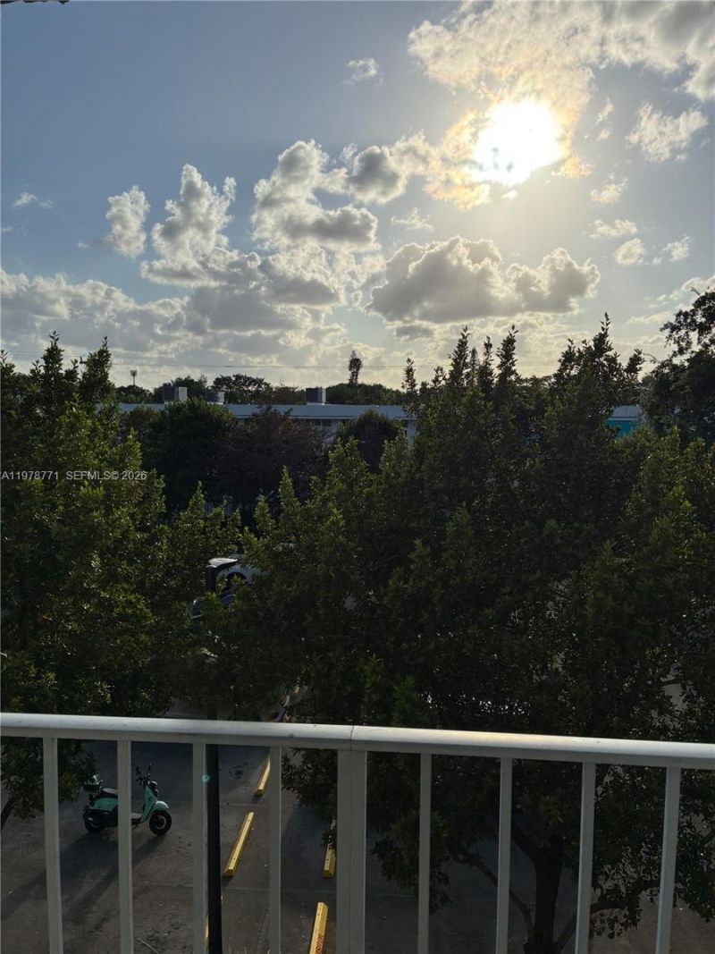 650 NE 64th St, Unit G309, Miami, FL 33138 Photo