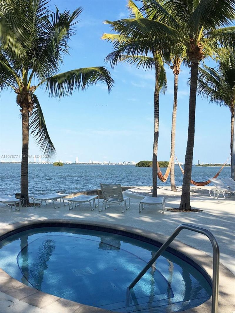 650 NE 64th St, Unit G309, Miami, FL 33138 Photo