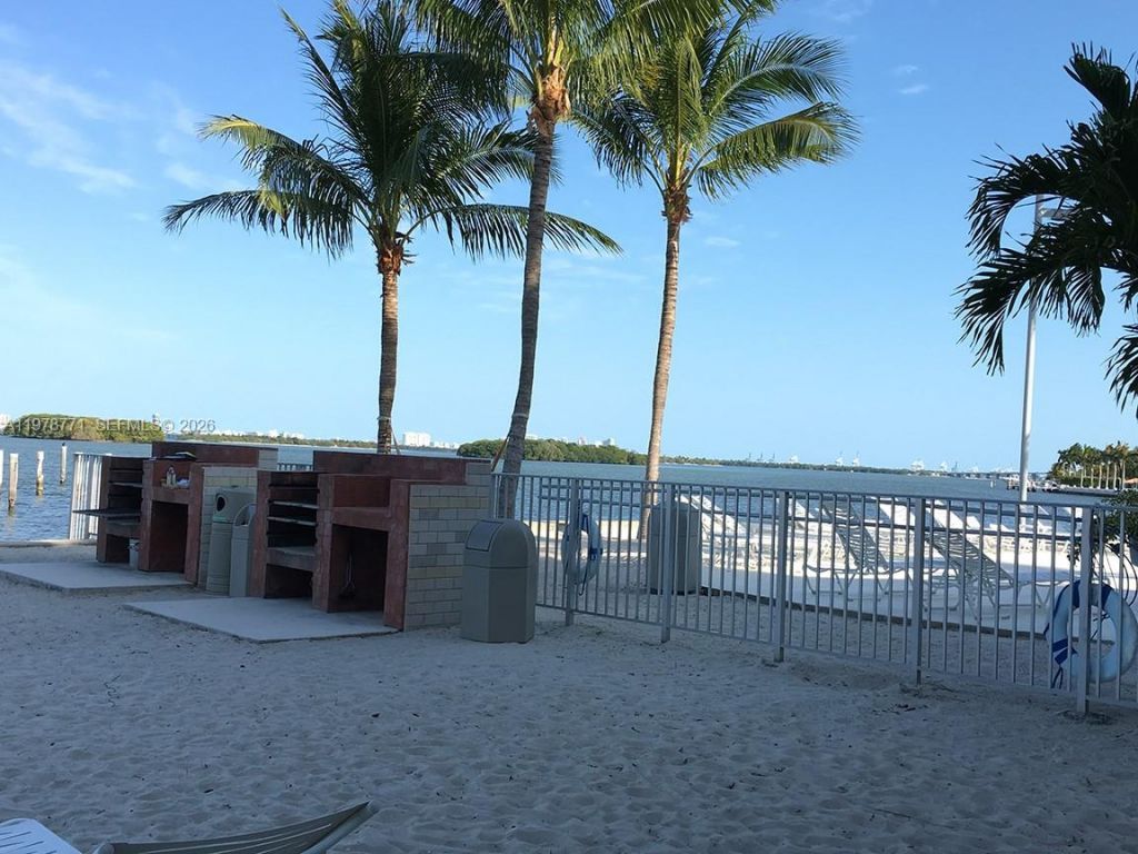 650 NE 64th St, Unit G309, Miami, FL 33138 Photo