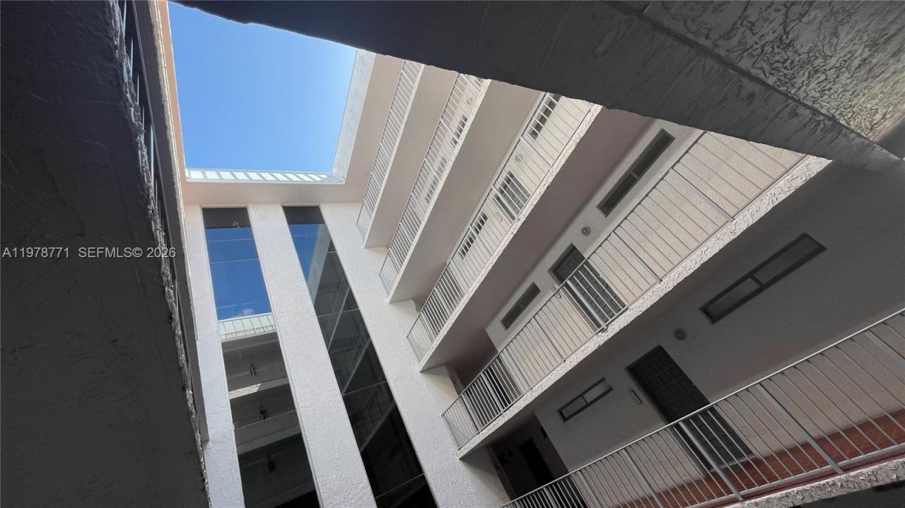 650 NE 64th St, Unit G309, Miami, FL 33138 Photo