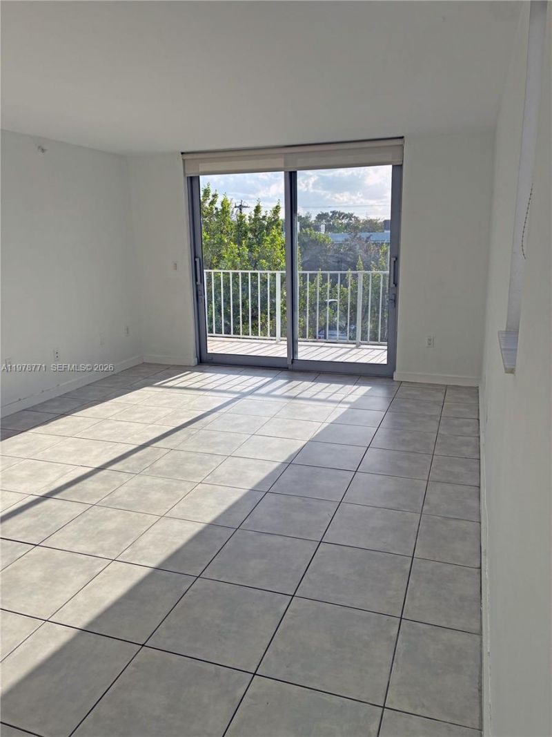 650 NE 64th St, Unit G309, Miami, FL 33138 Photo