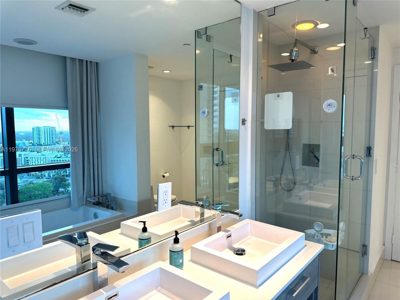 650 NE 32nd St , Unit 2108, Miami, FL 33137 Photo