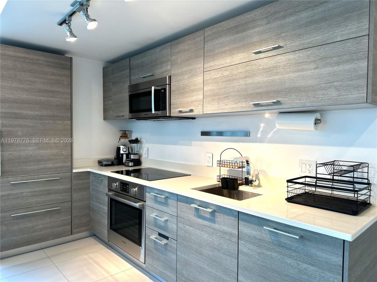 650 NE 32nd St , Unit 2108, Miami, FL 33137 Photo