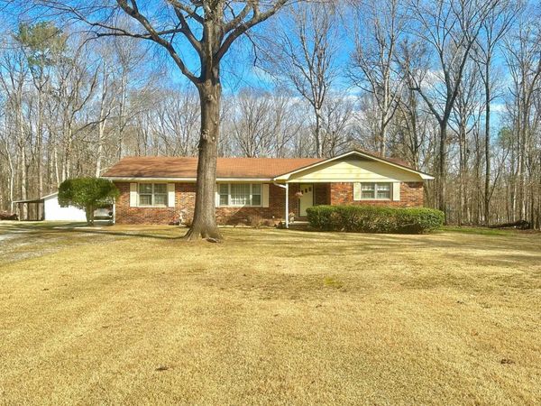 445 Chickasaw Dr, Cherokee, AL