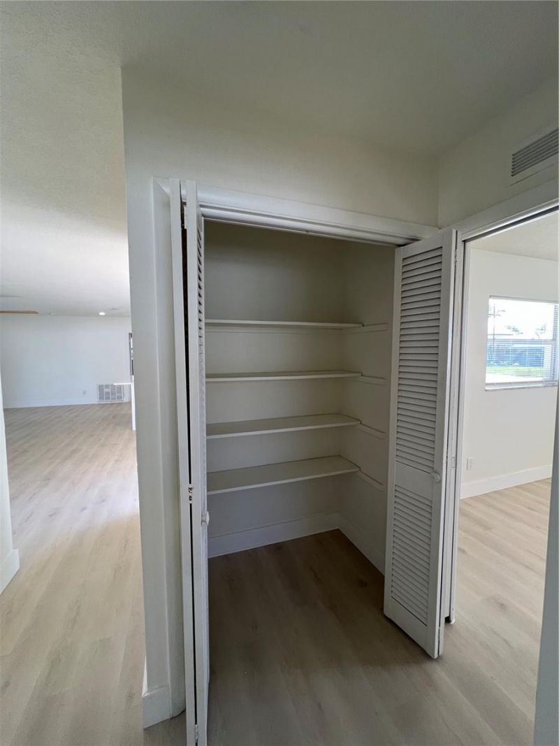 2502 Tropical Shores Drive Se, Saint Petersburg, FL 33705 Photo