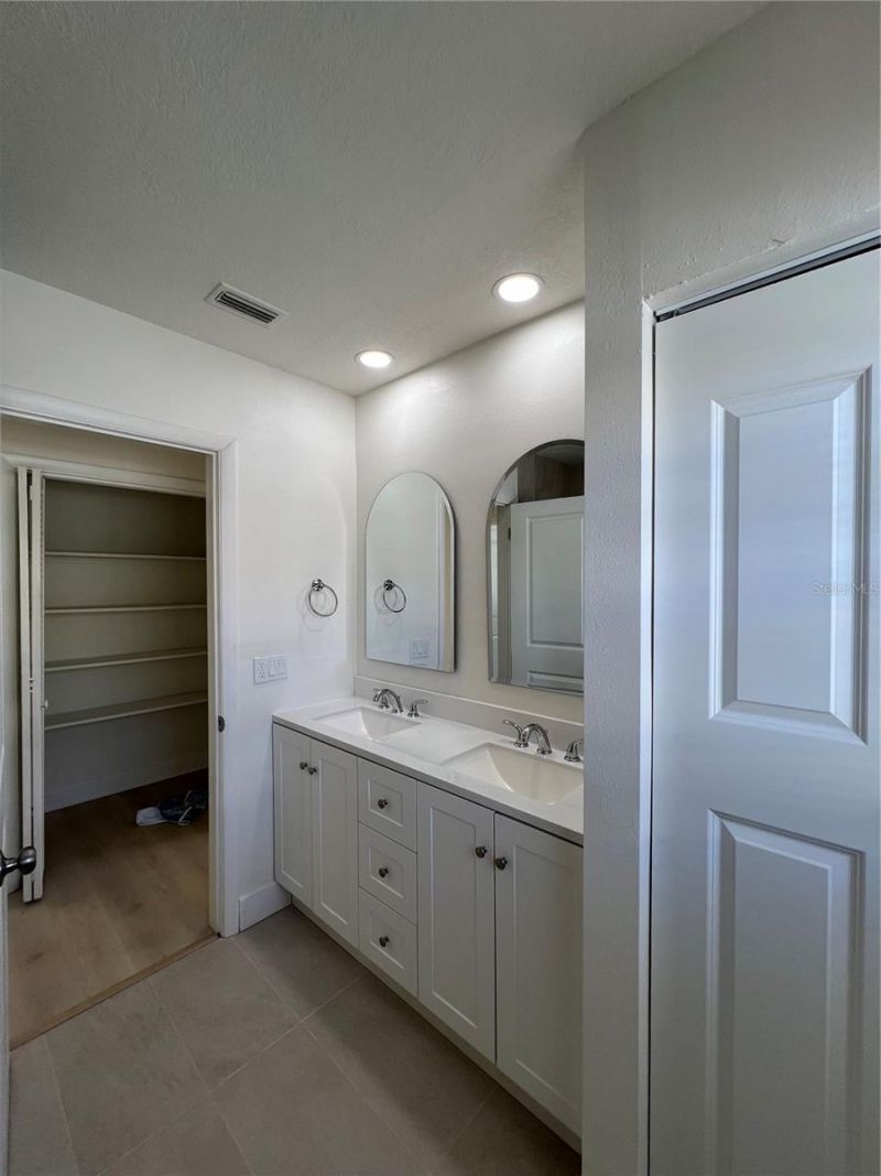 2502 Tropical Shores Drive Se, Saint Petersburg, FL 33705 Photo