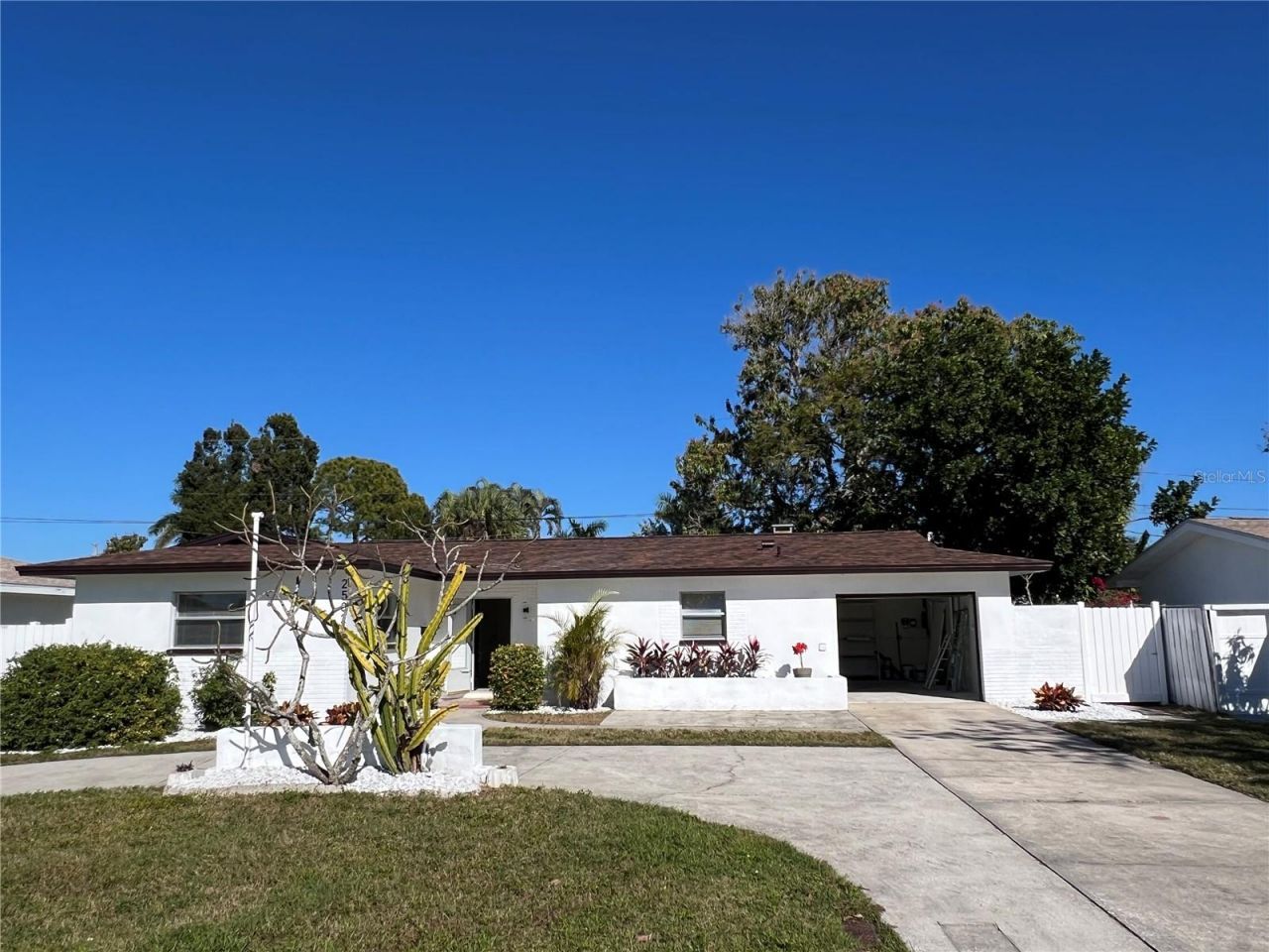 2502 Tropical Shores Drive Se, Saint Petersburg, FL 33705 Photo