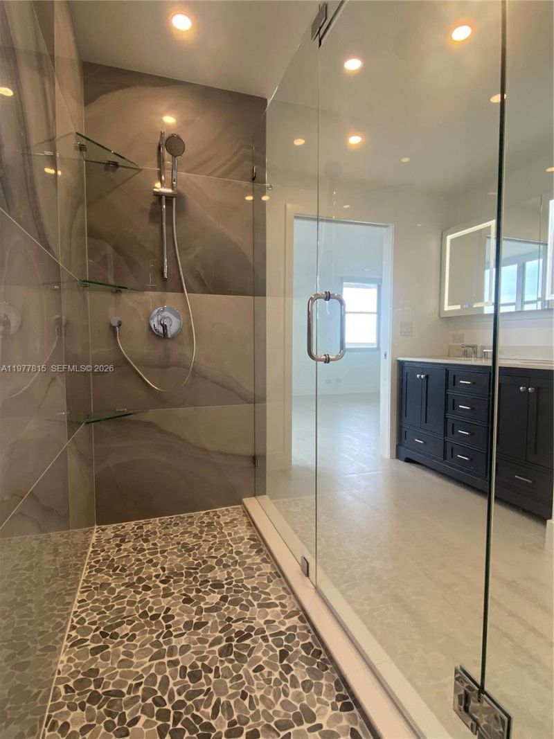 6039 Collins Ave, Unit 615-617, Miami Beach, FL 33140 Photo