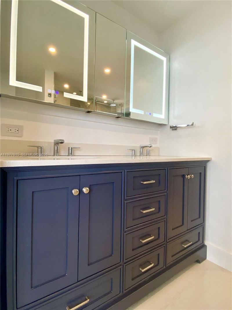 6039 Collins Ave, Unit 615-617, Miami Beach, FL 33140 Photo