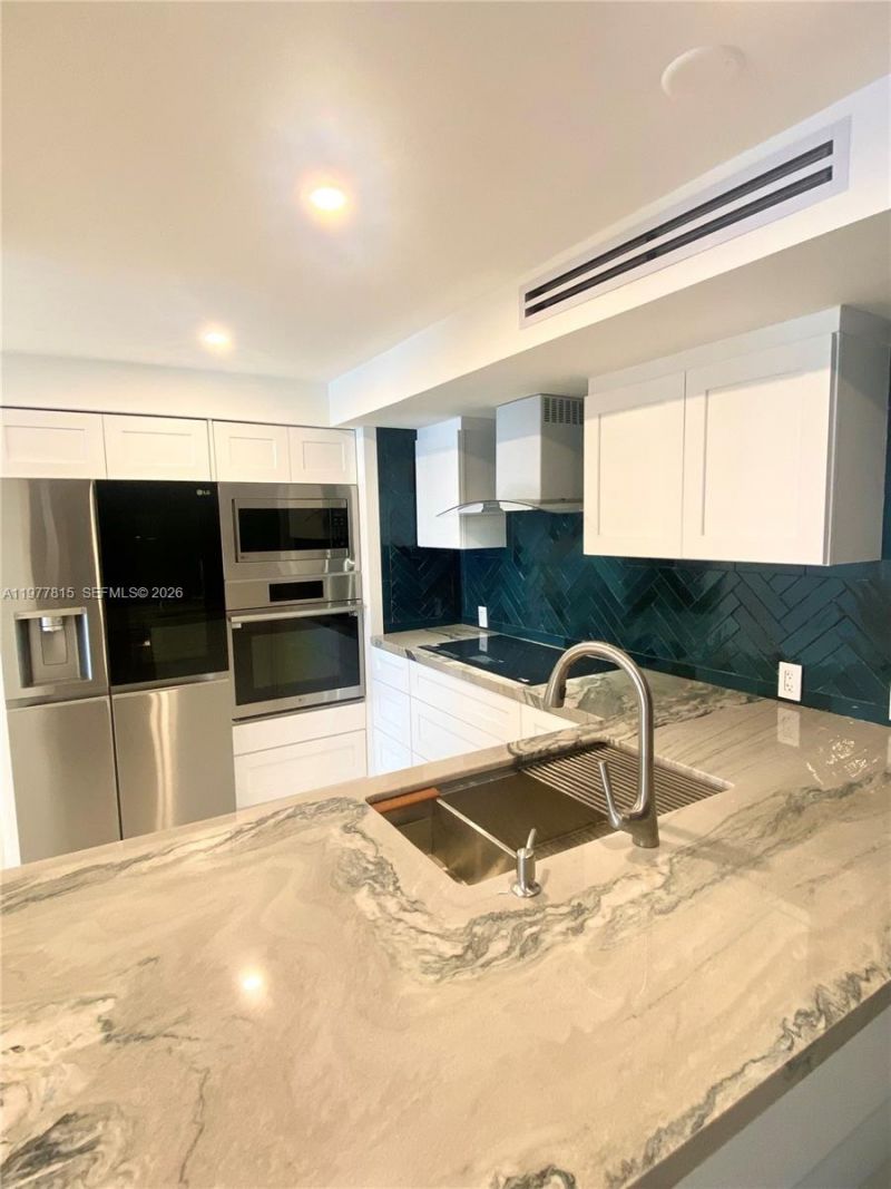 6039 Collins Ave, Unit 615-617, Miami Beach, FL 33140 Photo