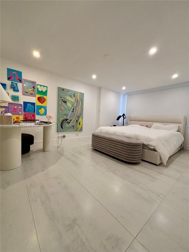 6039 Collins Ave, Unit 615-617, Miami Beach, FL 33140 Photo