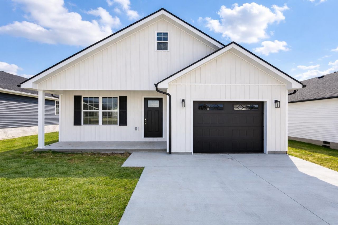 198 Charles Carr Drive, Harrodsburg, KY 40330 Main Photo