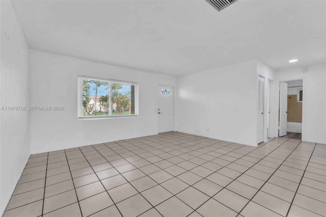 7000 NW 95th Ter, Tamarac, FL 33321 Photo