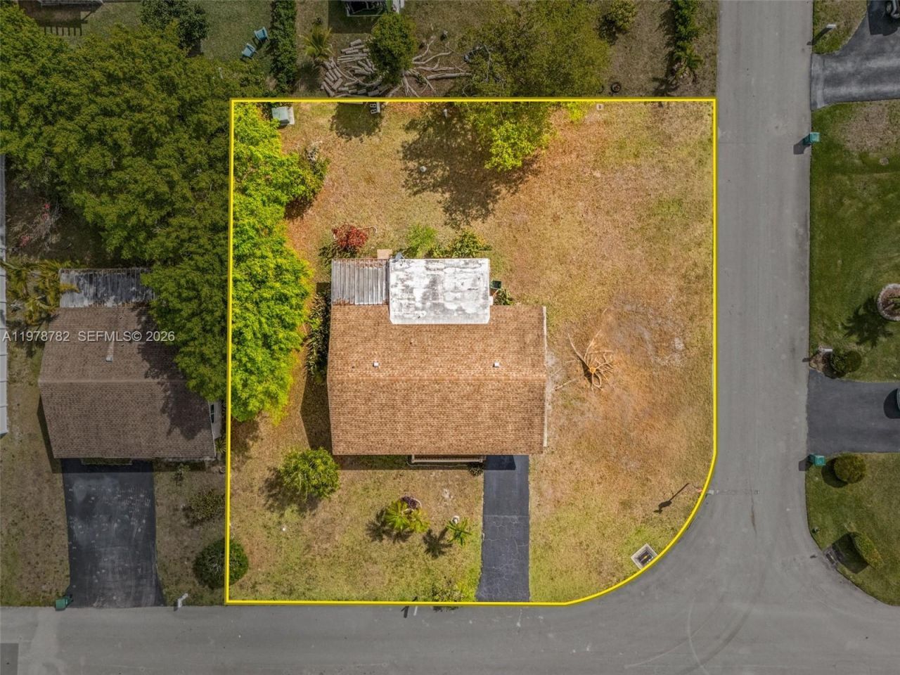 7000 NW 95th Ter, Tamarac, FL 33321 Photo