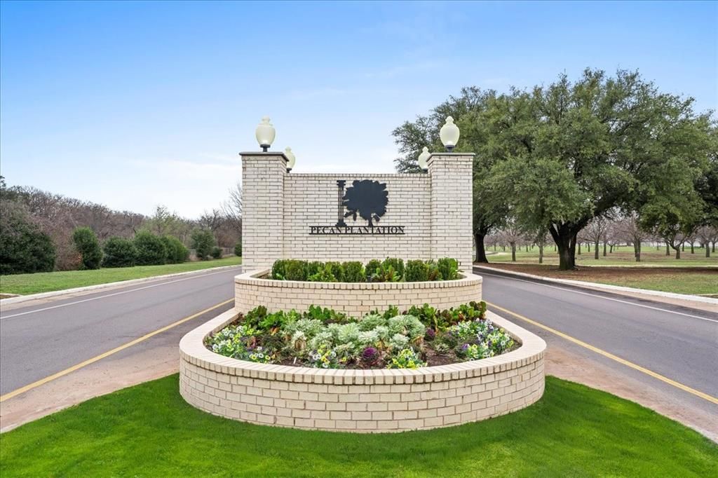 2161 E Landings N, Granbury, TX 76049 Main Photo
