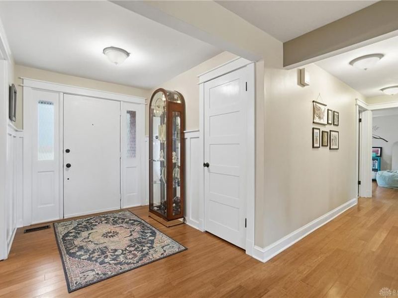 1990 Highland Meadows Drive, Dayton, OH 45459 Photo 8