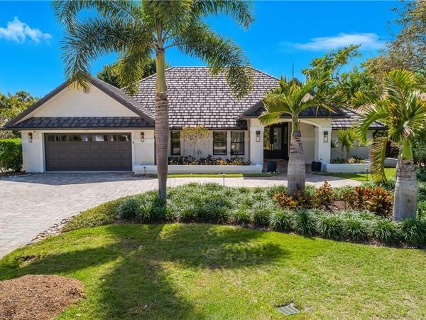 720 Shadow Lake LN, NAPLES, FL 34108