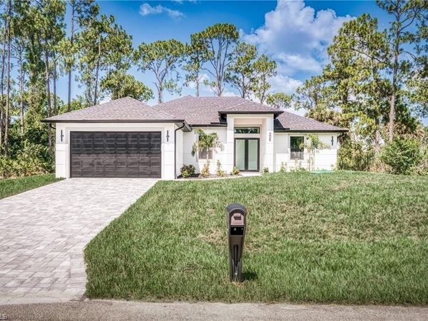 303 McArthur AVE , LEHIGH ACRES, FL 33936