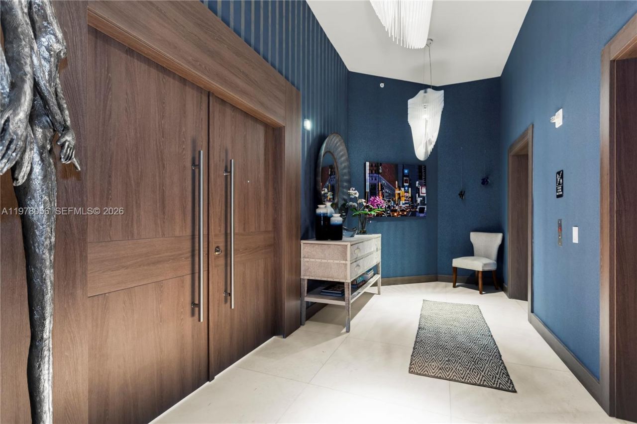 2020 N Bayshore Dr, Unit PH 4702, Miami, FL 33137 Photo