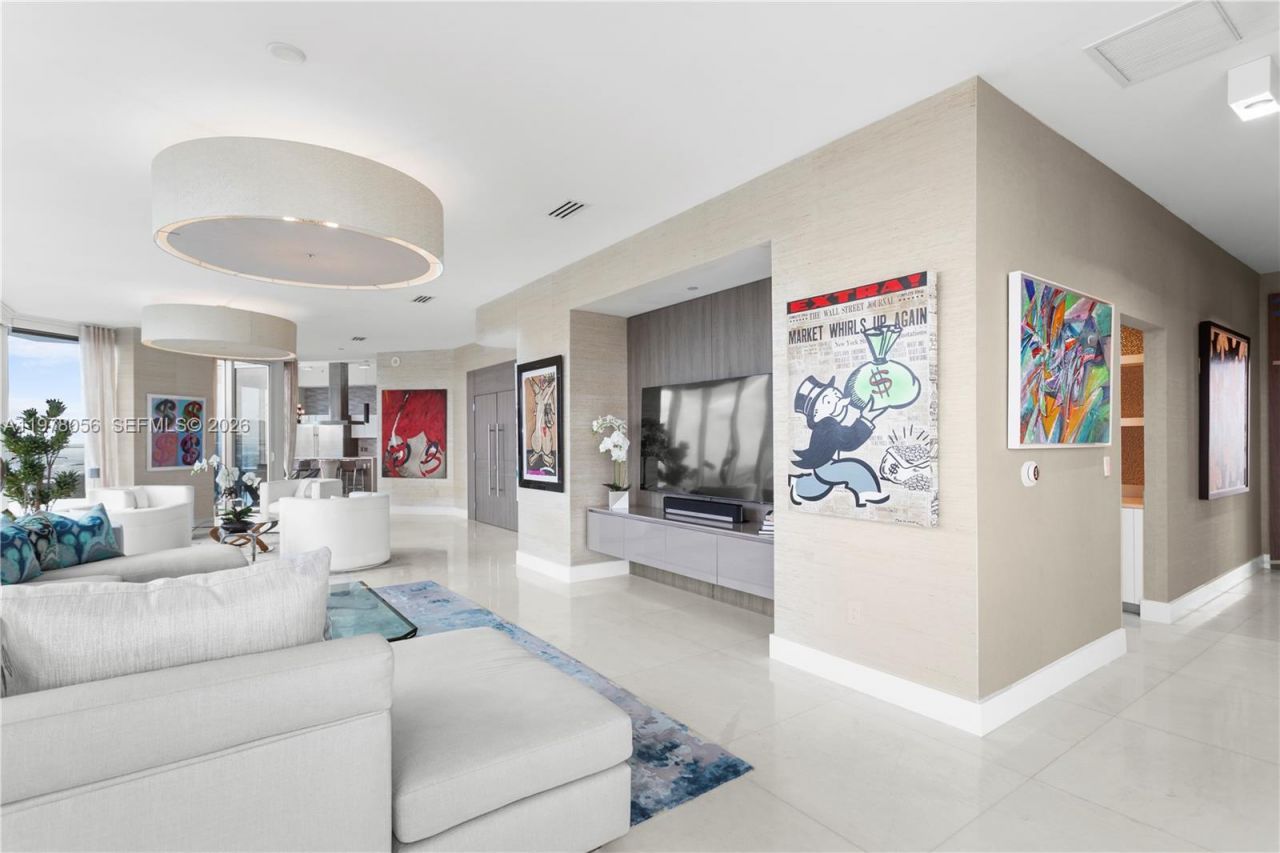 2020 N Bayshore Dr, Unit PH 4702, Miami, FL 33137 Photo