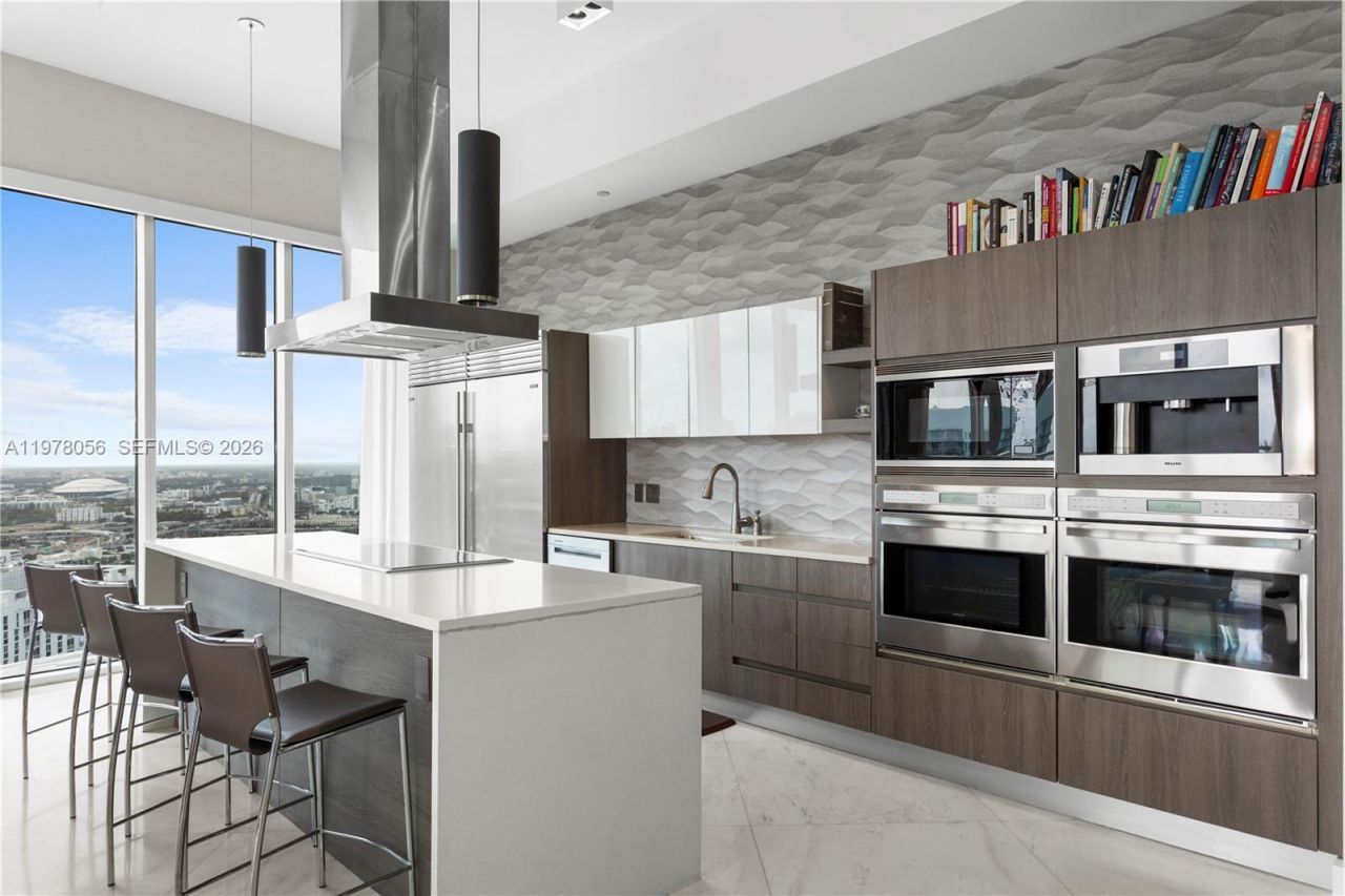 2020 N Bayshore Dr, Unit PH 4702, Miami, FL 33137 Photo