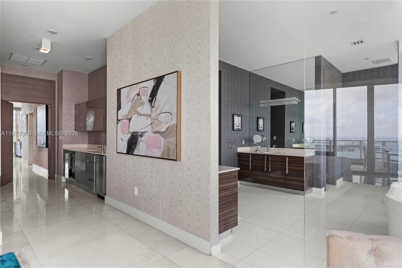 2020 N Bayshore Dr, Unit PH 4702, Miami, FL 33137 Photo