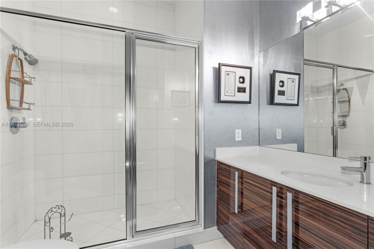 2020 N Bayshore Dr, Unit PH 4702, Miami, FL 33137 Photo