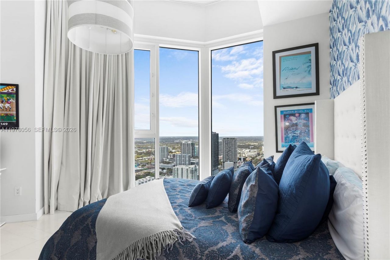 2020 N Bayshore Dr, Unit PH 4702, Miami, FL 33137 Photo