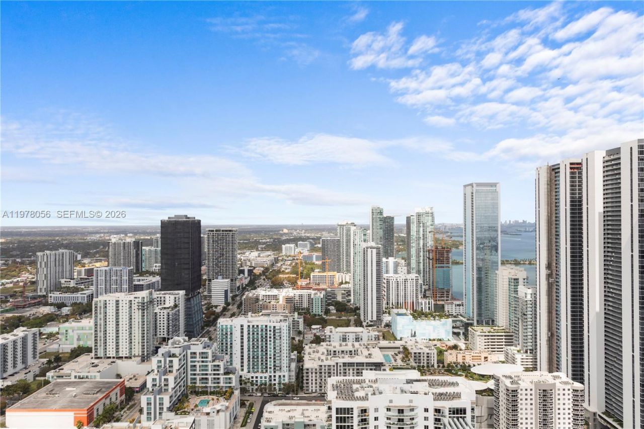 2020 N Bayshore Dr, Unit PH 4702, Miami, FL 33137 Photo