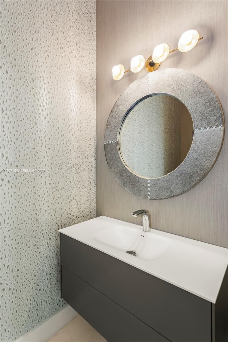 2020 N Bayshore Dr, Unit PH 4702, Miami, FL 33137 Photo