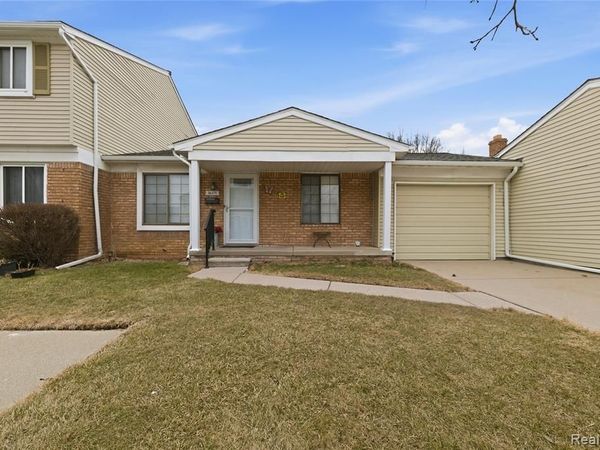 16371 Benmar Drive, Roseville, MI 48066