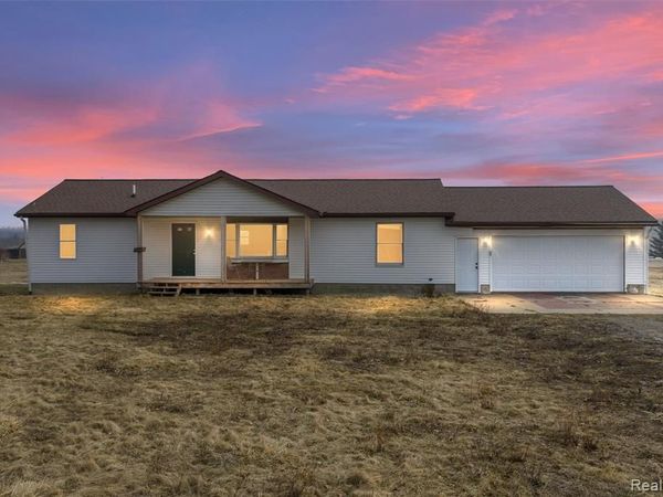 2460 Stapleton Road, Wales Twp, MI 48027