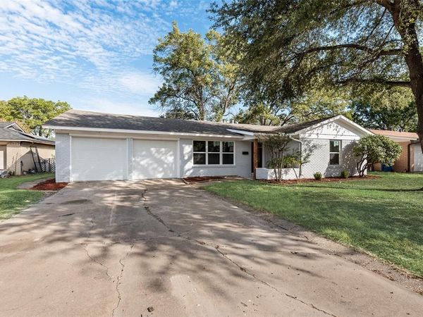 5017 Sabelle Lane, Haltom City, TX 76117