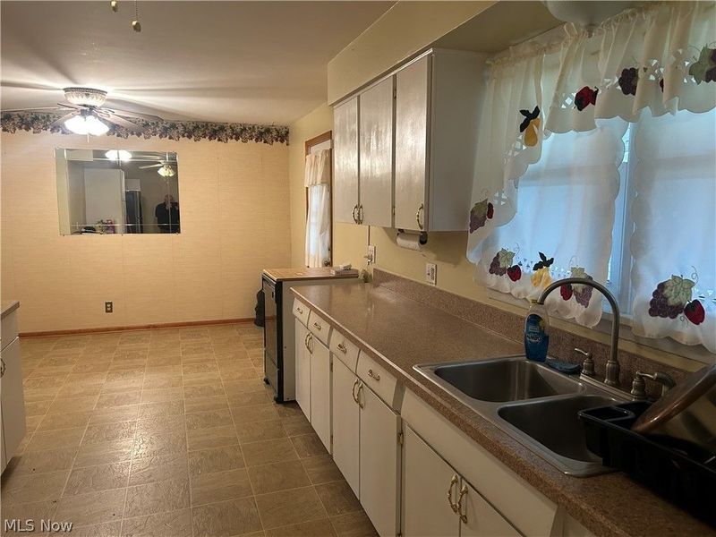 190 Normandy Drive, Painesville Township, OH 44077 Photo 9