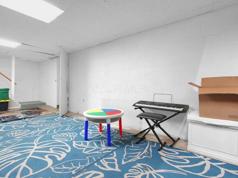 1448 W Sparrow Road , Springfield, OH 45502 Photo 27