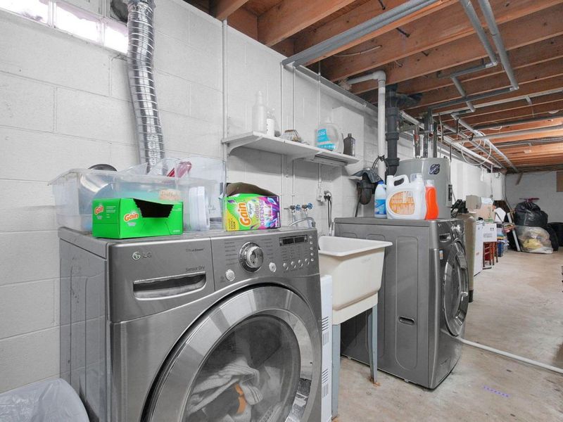 1448 W Sparrow Road , Springfield, OH 45502 Photo 28