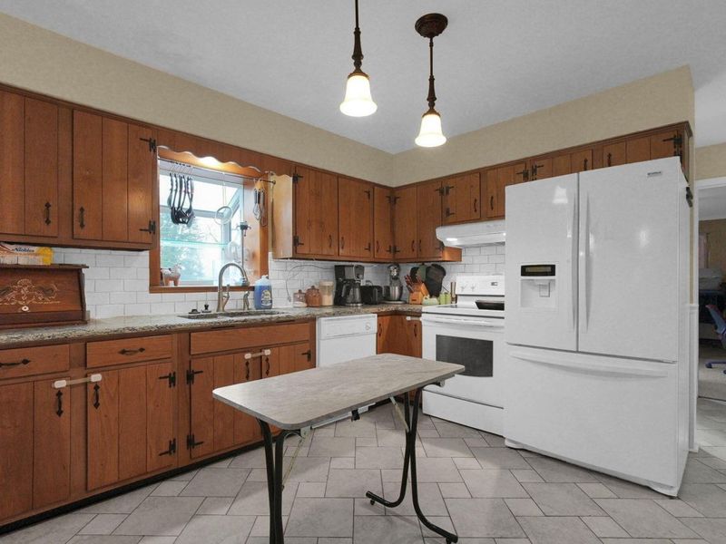 1448 W Sparrow Road , Springfield, OH 45502 Photo 9