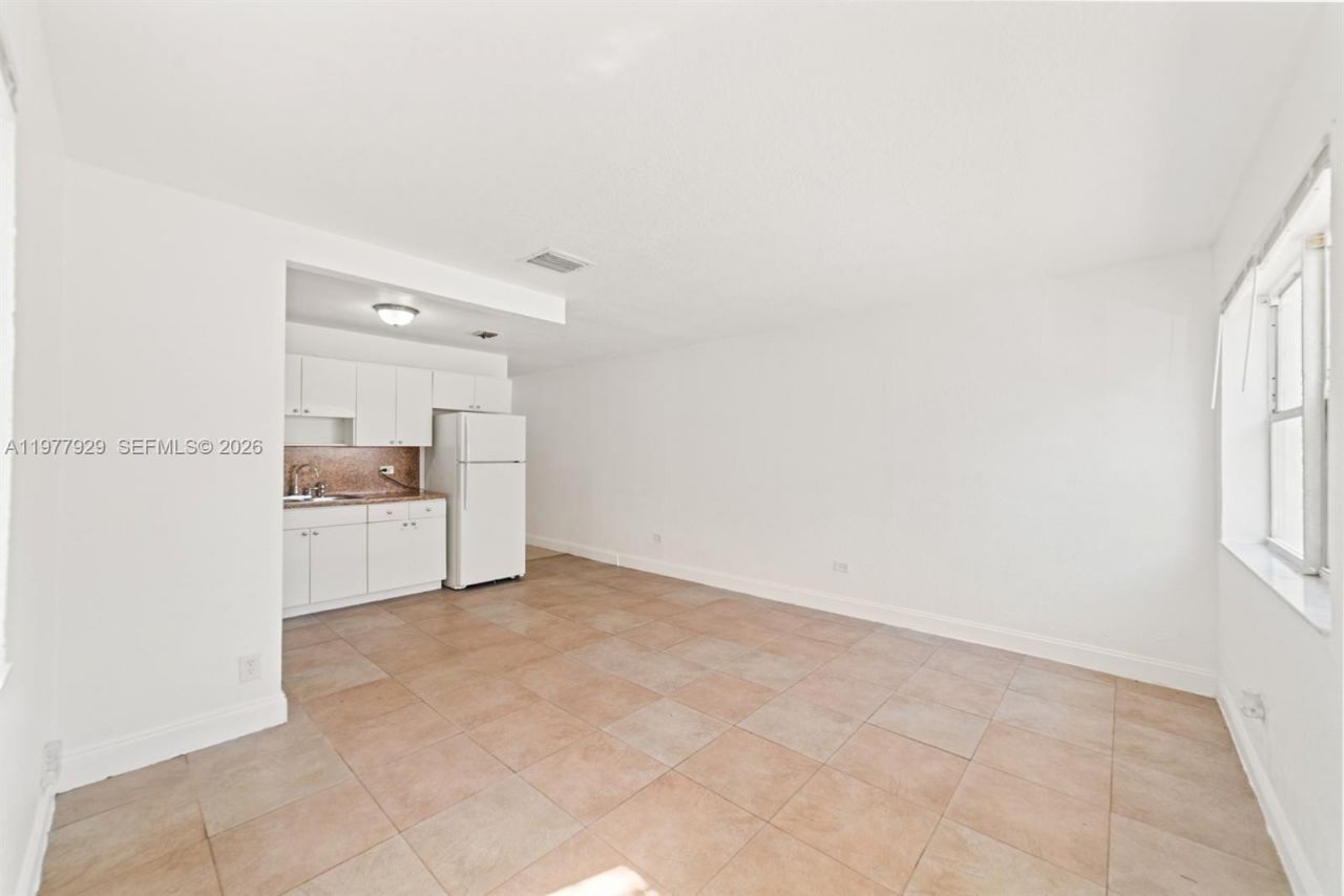 16170 NE 18th Pl , Unit 16170, North Miami Beach, FL 33162 Photo