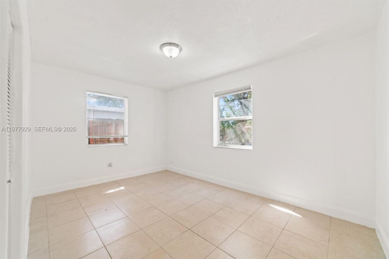 16170 NE 18th Pl , Unit 16170, North Miami Beach, FL 33162 Photo
