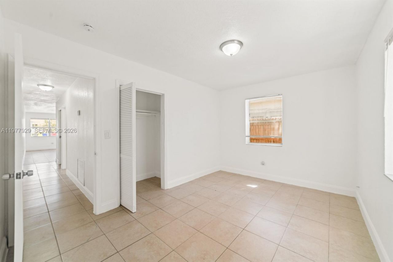 16170 NE 18th Pl , Unit 16170, North Miami Beach, FL 33162 Photo