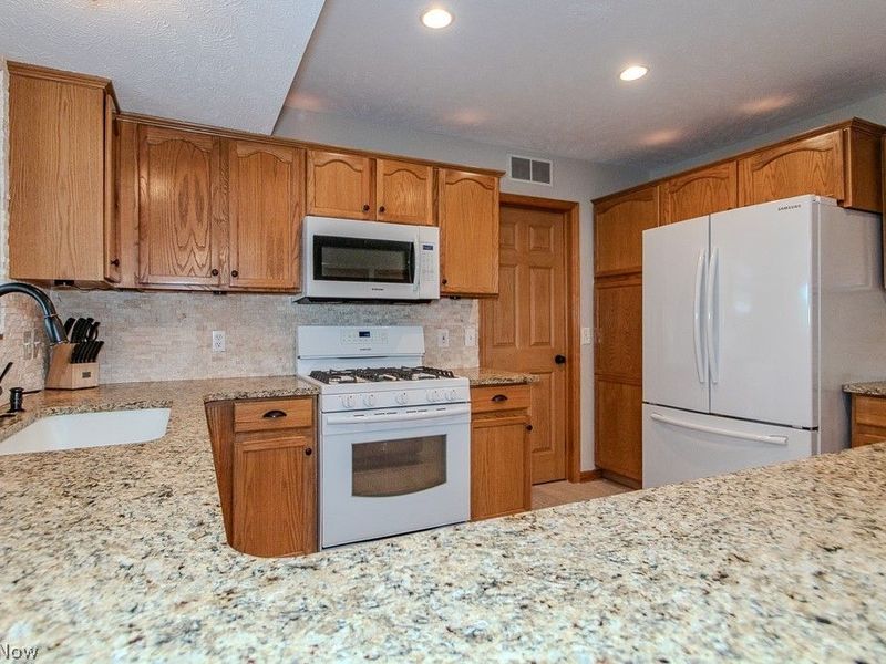 1865 Marsh Lane, Painesville Township, OH 44077 Photo 10